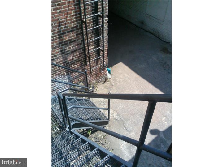 PORT RICHMOND - Commercial Sale