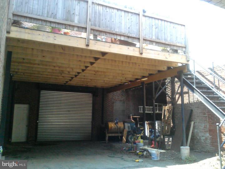 PORT RICHMOND - Commercial Sale