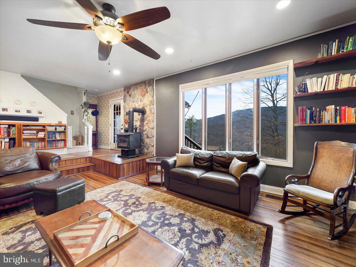 SLEEPY WOODS - Residential