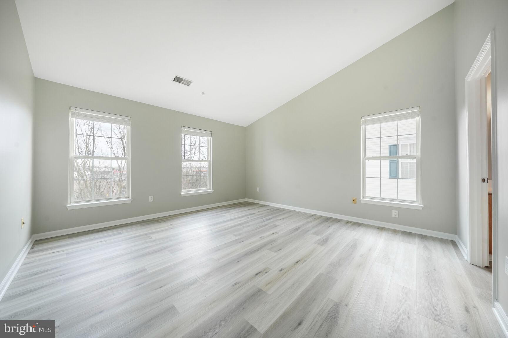 SOUTH MEADOWS - Residential