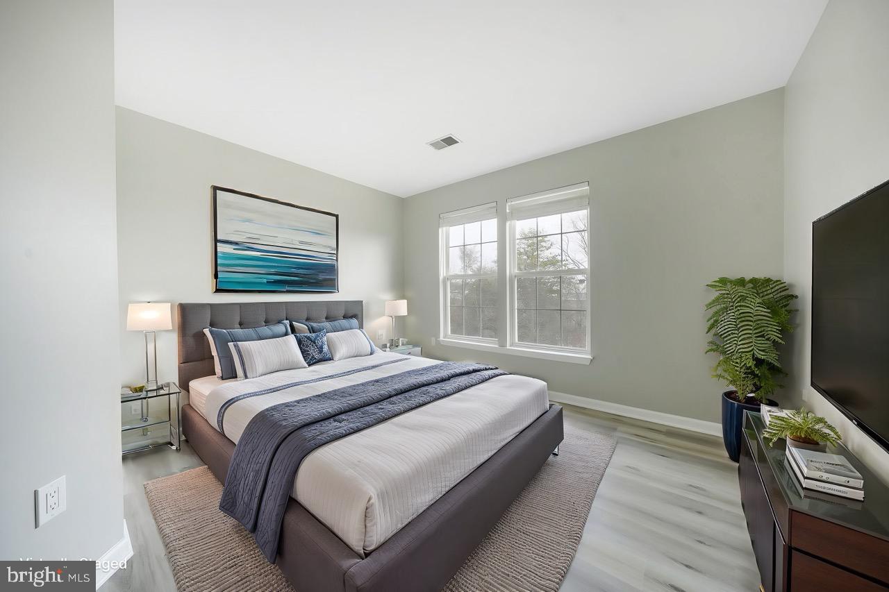 SOUTH MEADOWS - Residential