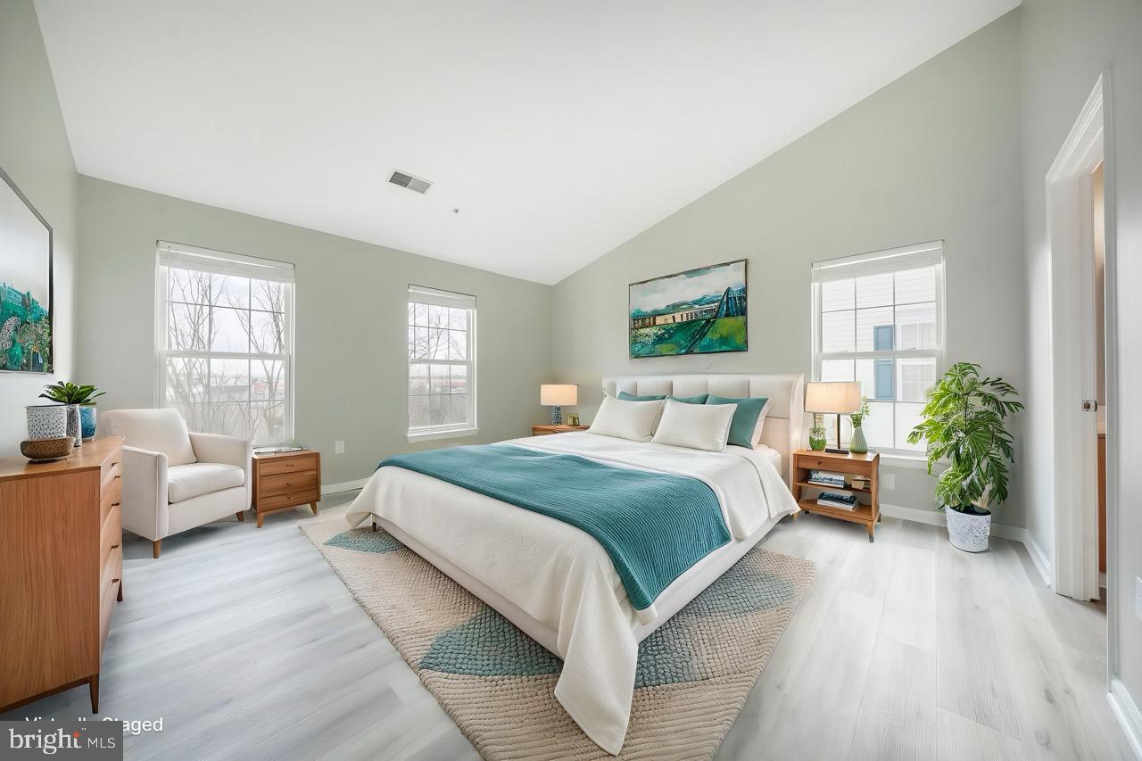 SOUTH MEADOWS - Residential