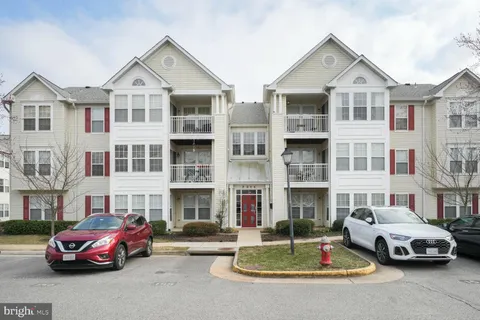 7514 Snowpea Court Unit 155, Alexandria, VA MLS: VAFX2225352