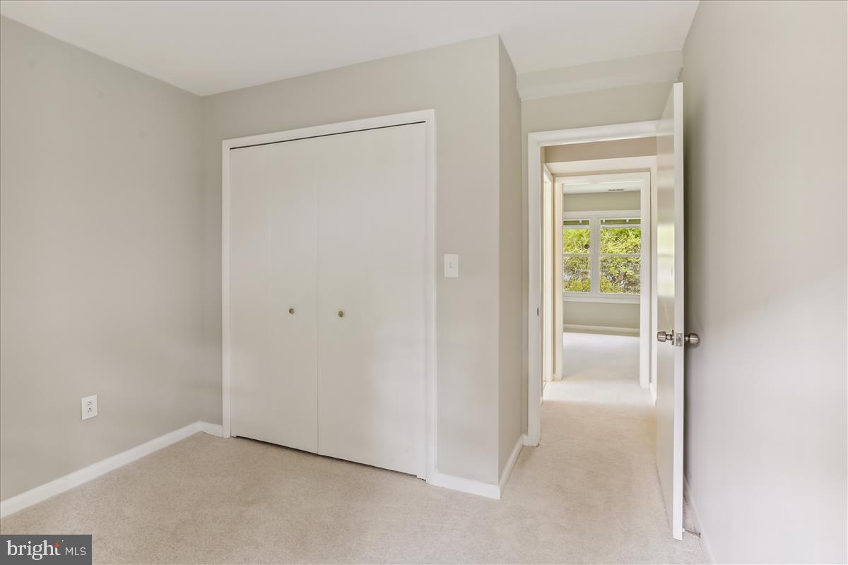 BROOKVILLE KNOLLS - Residential