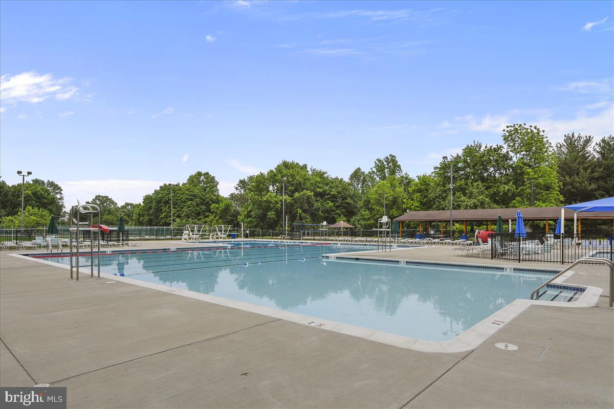 BROOKVILLE KNOLLS - Residential