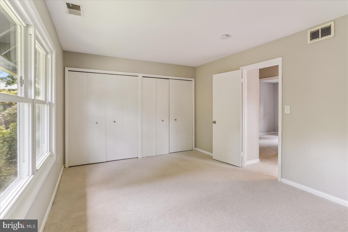 BROOKVILLE KNOLLS - Residential