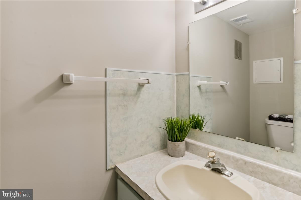 BROOKVILLE KNOLLS - Residential