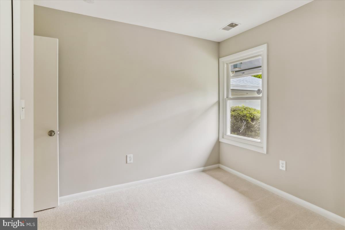 BROOKVILLE KNOLLS - Residential