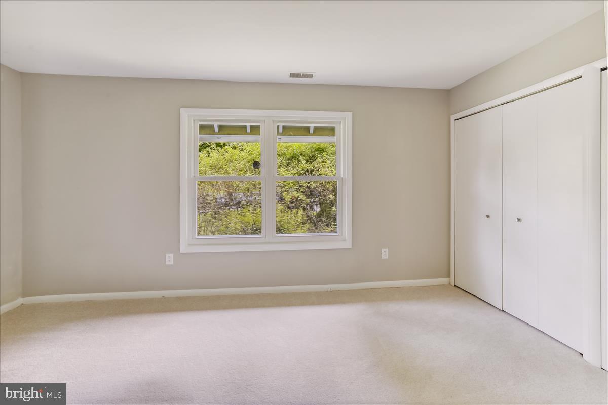 BROOKVILLE KNOLLS - Residential