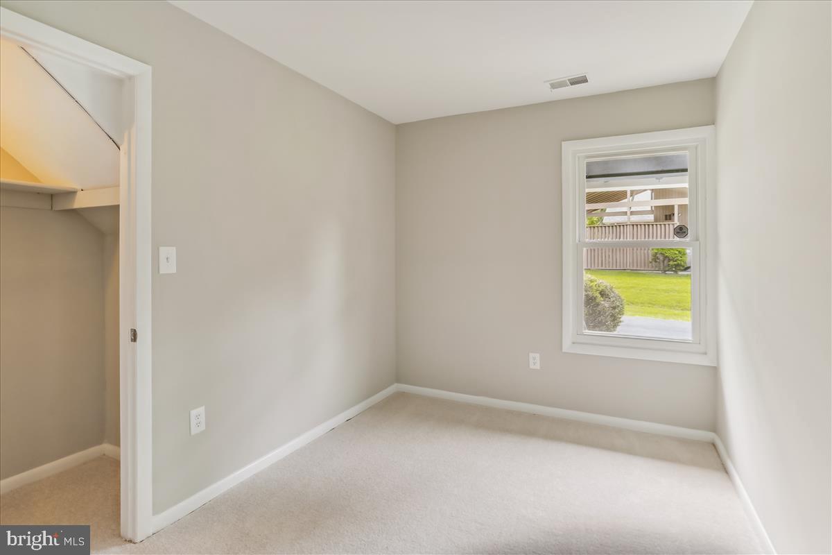 BROOKVILLE KNOLLS - Residential