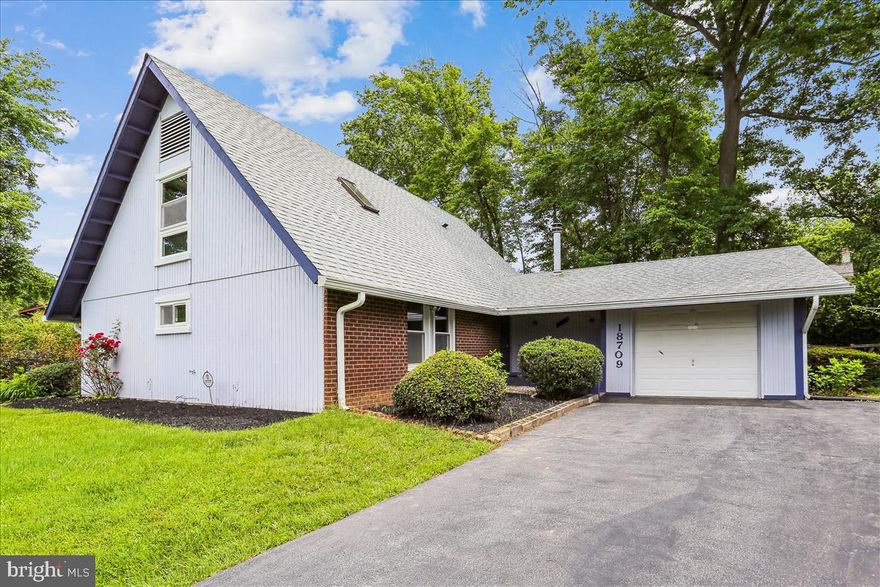 This home is in the peaceful Brookeville Knolls / Tanterra area of Olney / Brookeville. With a one car garage and a driveway that can fit multiple cars. Main level living, with 3 bedrooms, 1 1/2 bathrooms, with an open floor plan.  Kitchen with new stainless steel appliances.  Two sliding doors that lead to a fenced back yard, perfect for entertaining.  Mudroom/Utility room with your washer and dryer on the main level.  The upper level has a primary bedroom, with a walk in closet and a full bathroom, a large family room/office/a potential 5th bedroom or a play room featuring a skylight.  Great location: with great schools, various grocery stores, restaurants, shopping and so much more . Easy access to public transportation and major commuter routes.