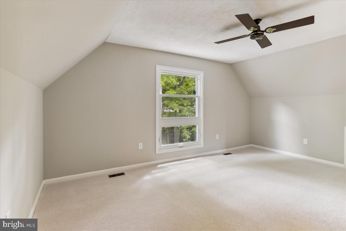 BROOKVILLE KNOLLS - Residential