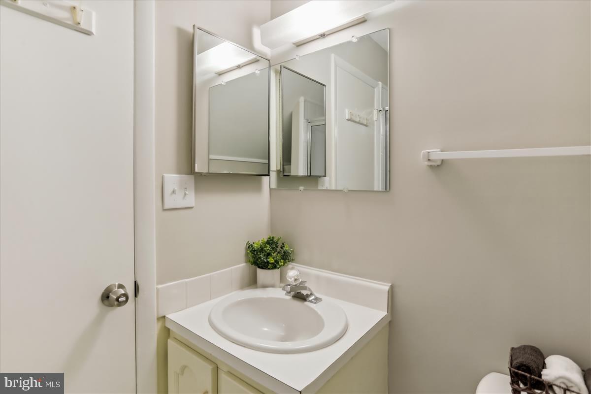 BROOKVILLE KNOLLS - Residential