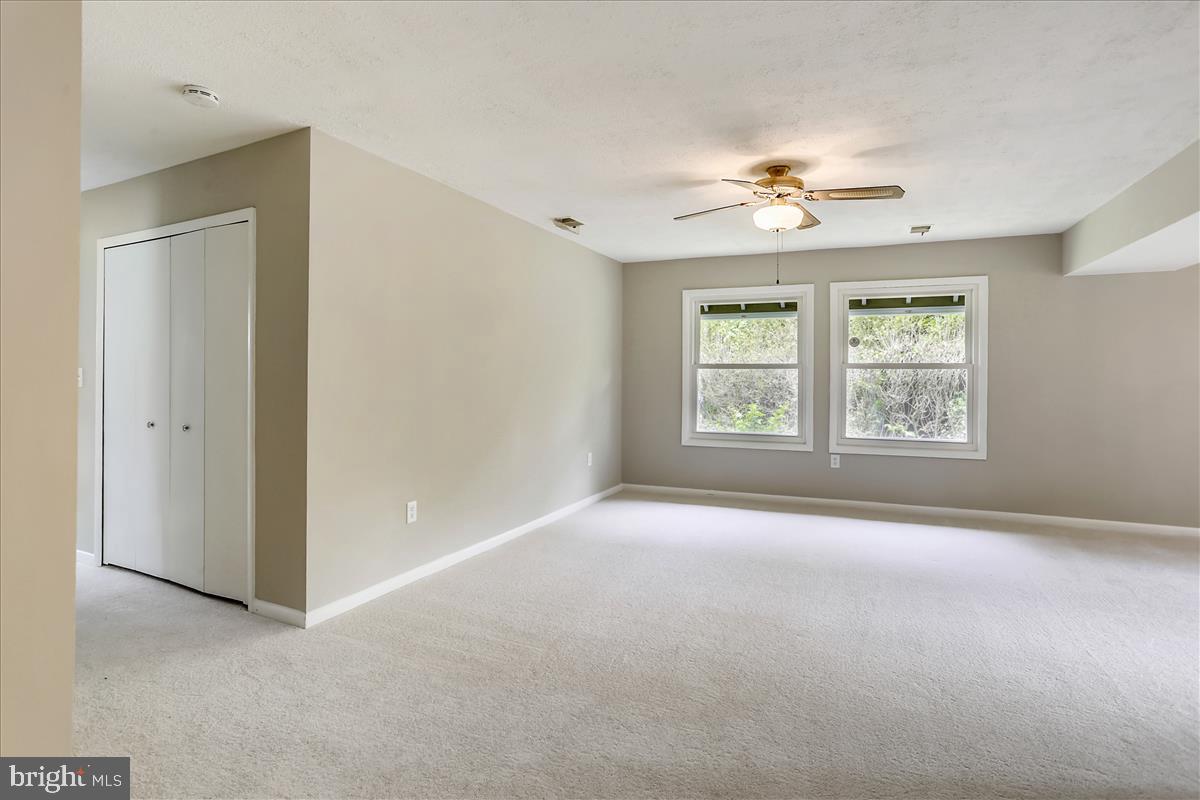 BROOKVILLE KNOLLS - Residential