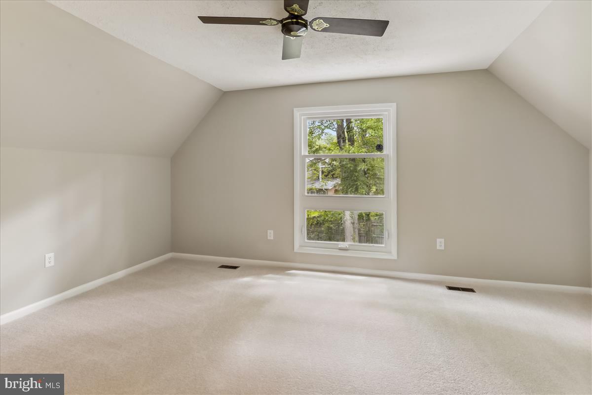 BROOKVILLE KNOLLS - Residential