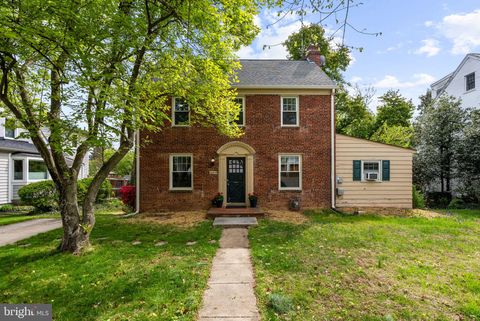 Photo of 8009 Maple Ridge Road, BETHESDA, MD 20814 (MLS # MDMC2227436)