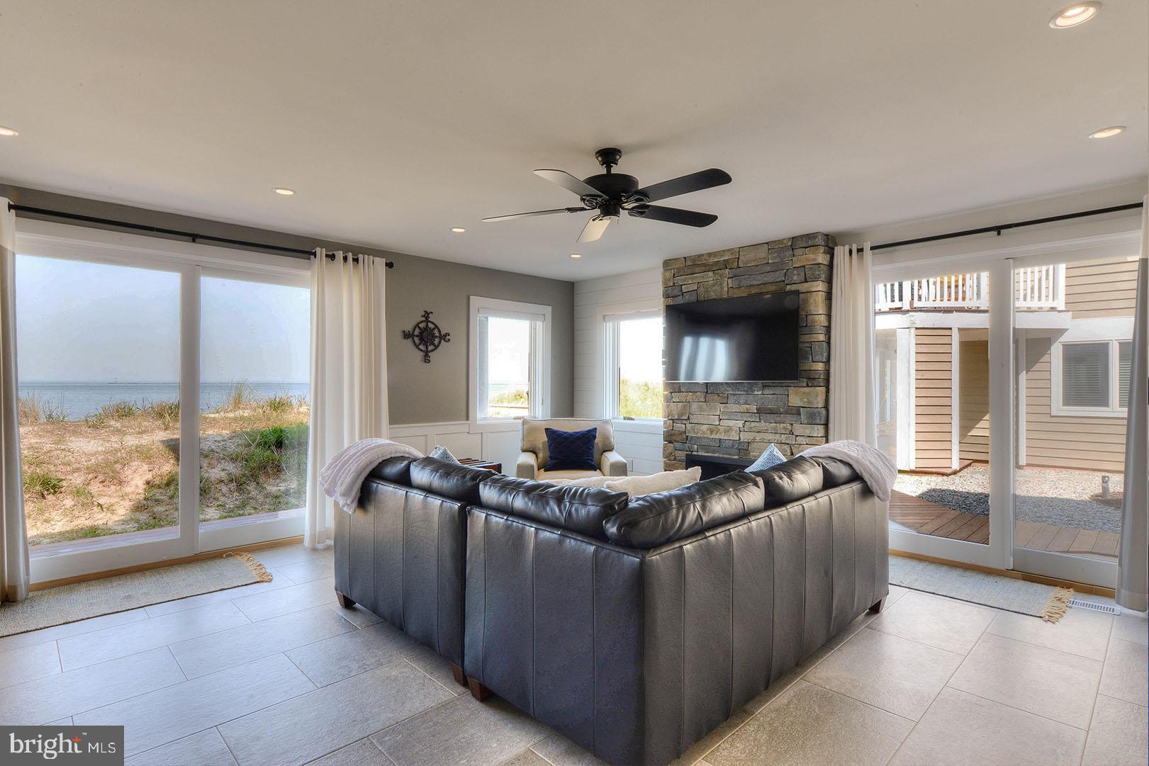 CAPE SHORES - Residential