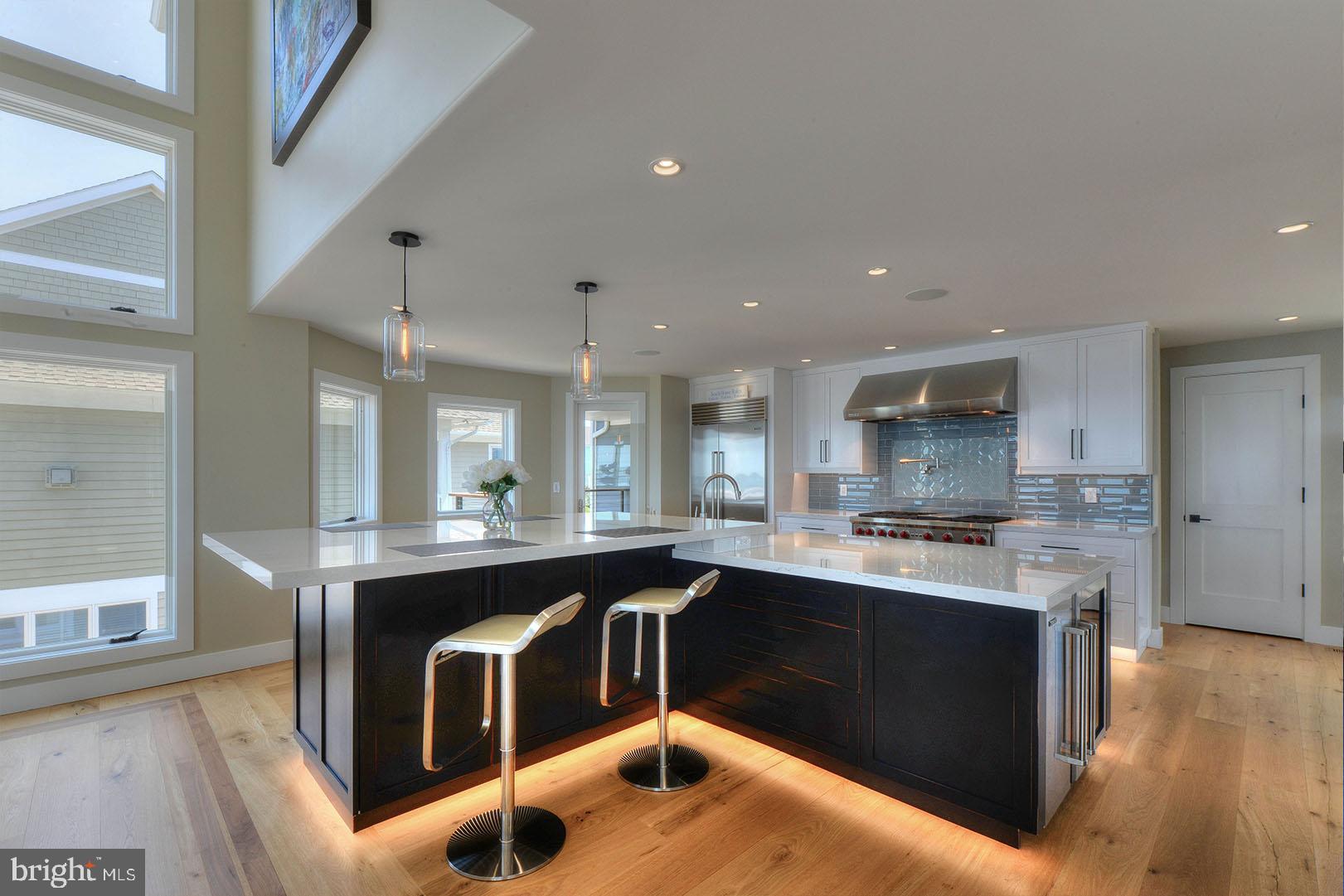 CAPE SHORES - Residential