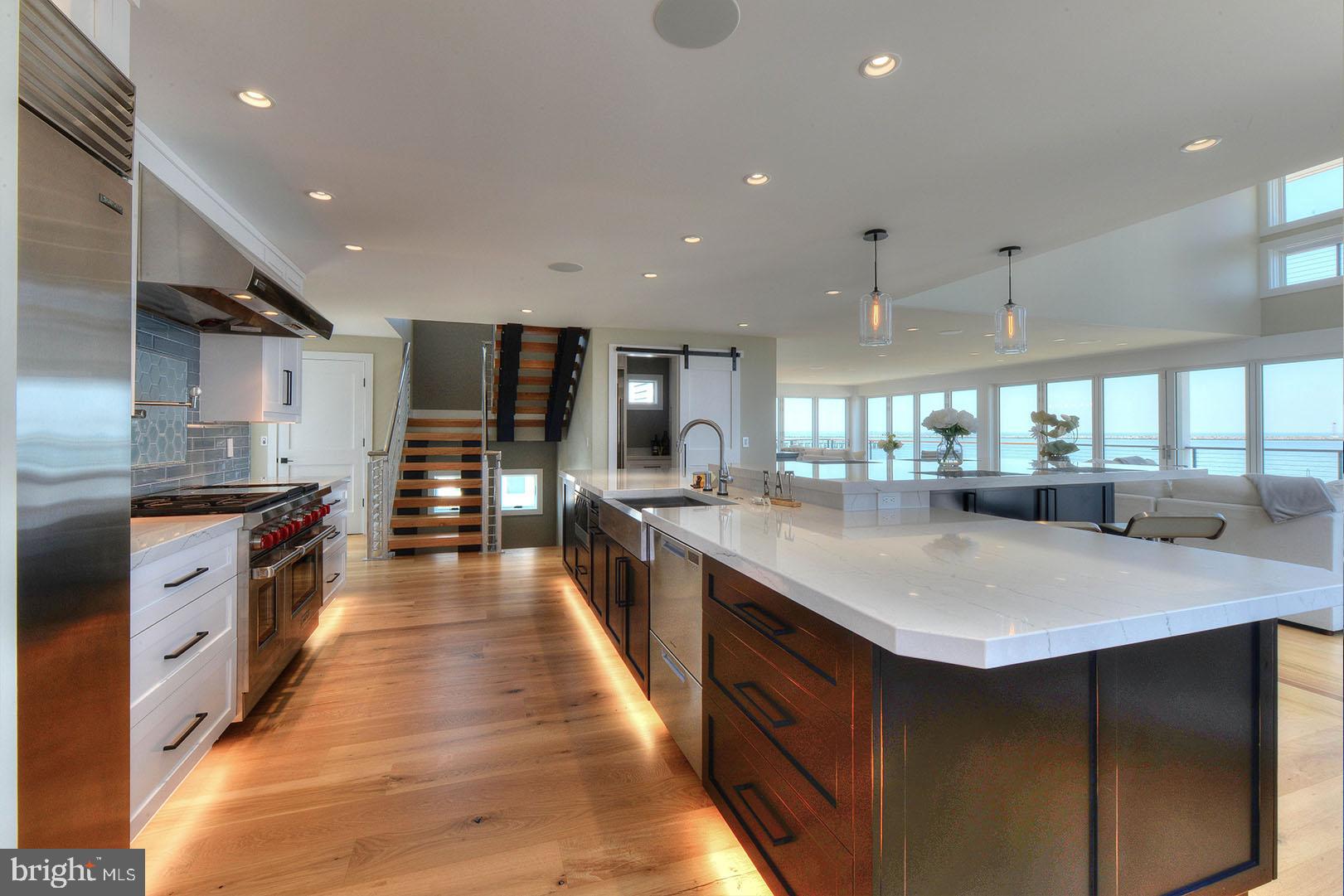 CAPE SHORES - Residential