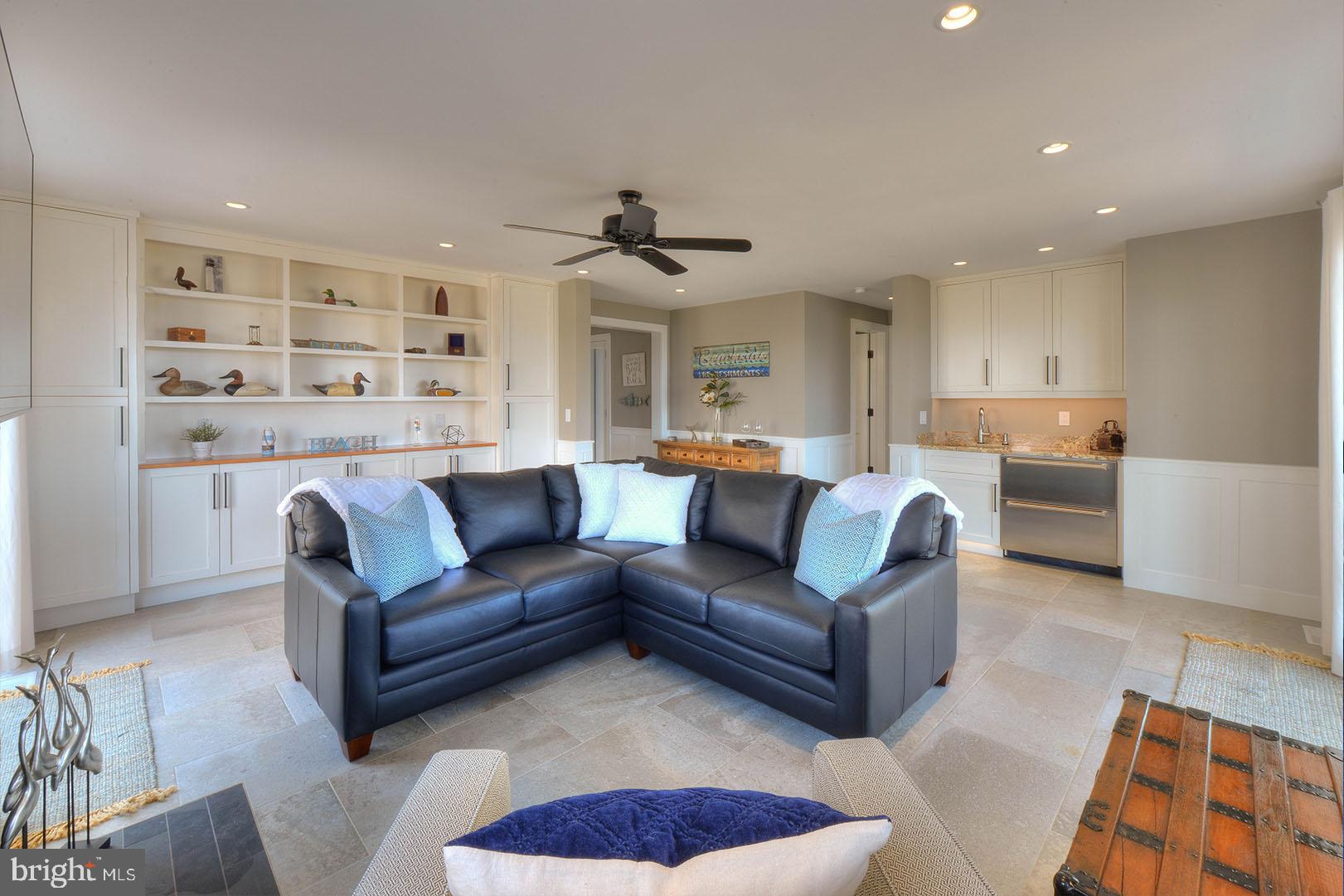 CAPE SHORES - Residential