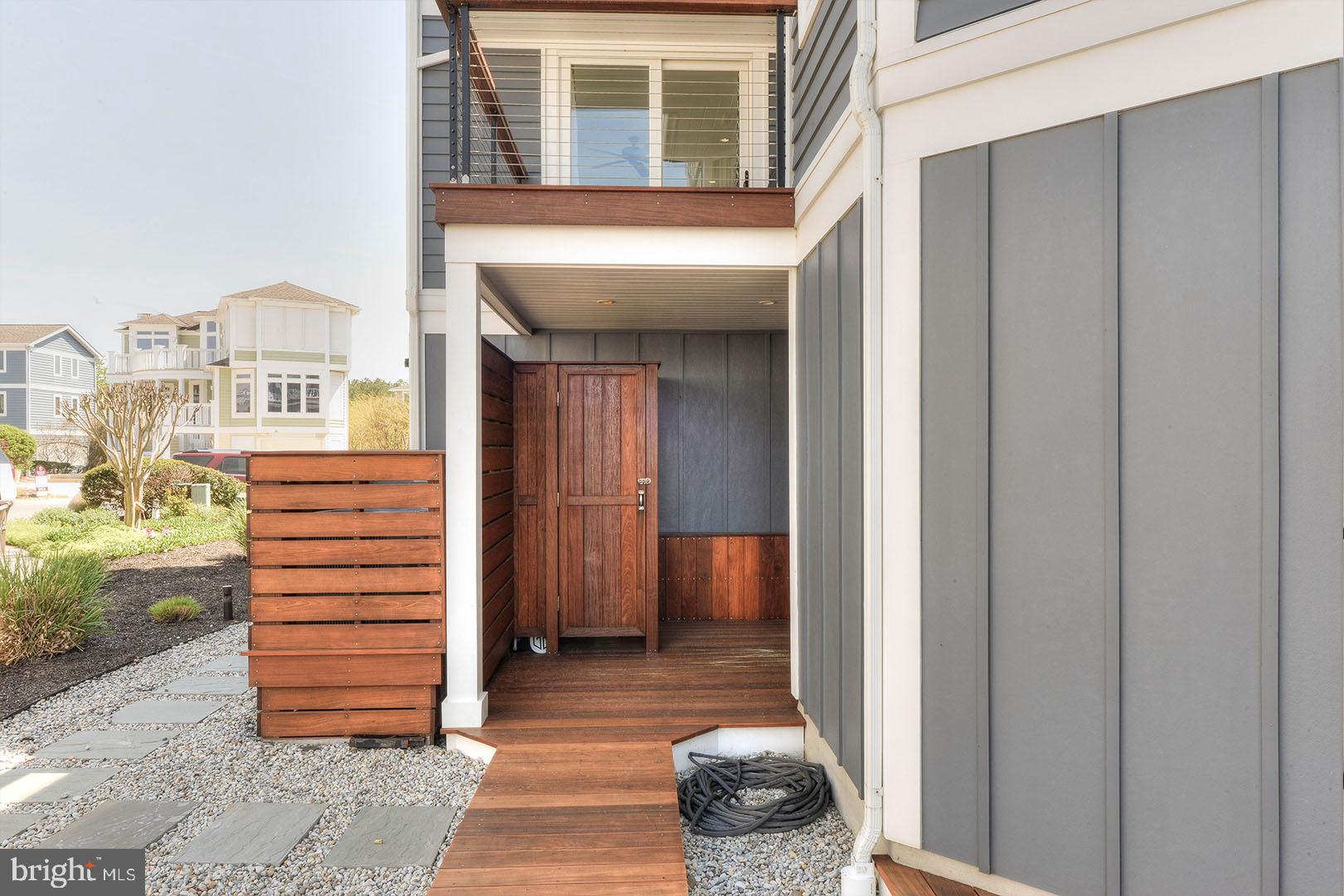 CAPE SHORES - Residential