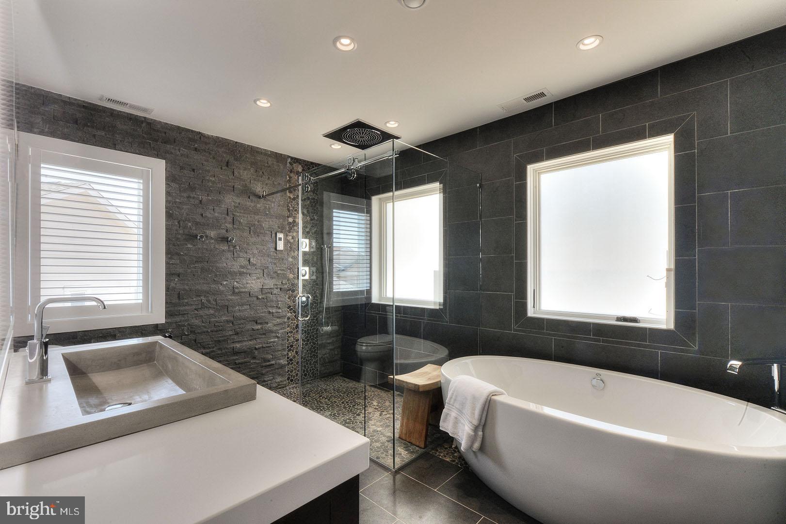 CAPE SHORES - Residential