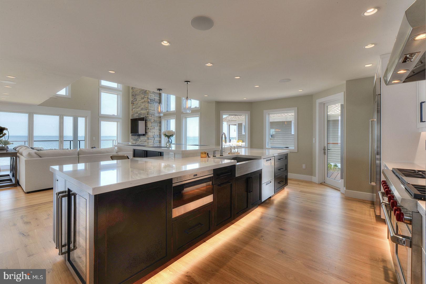 CAPE SHORES - Residential