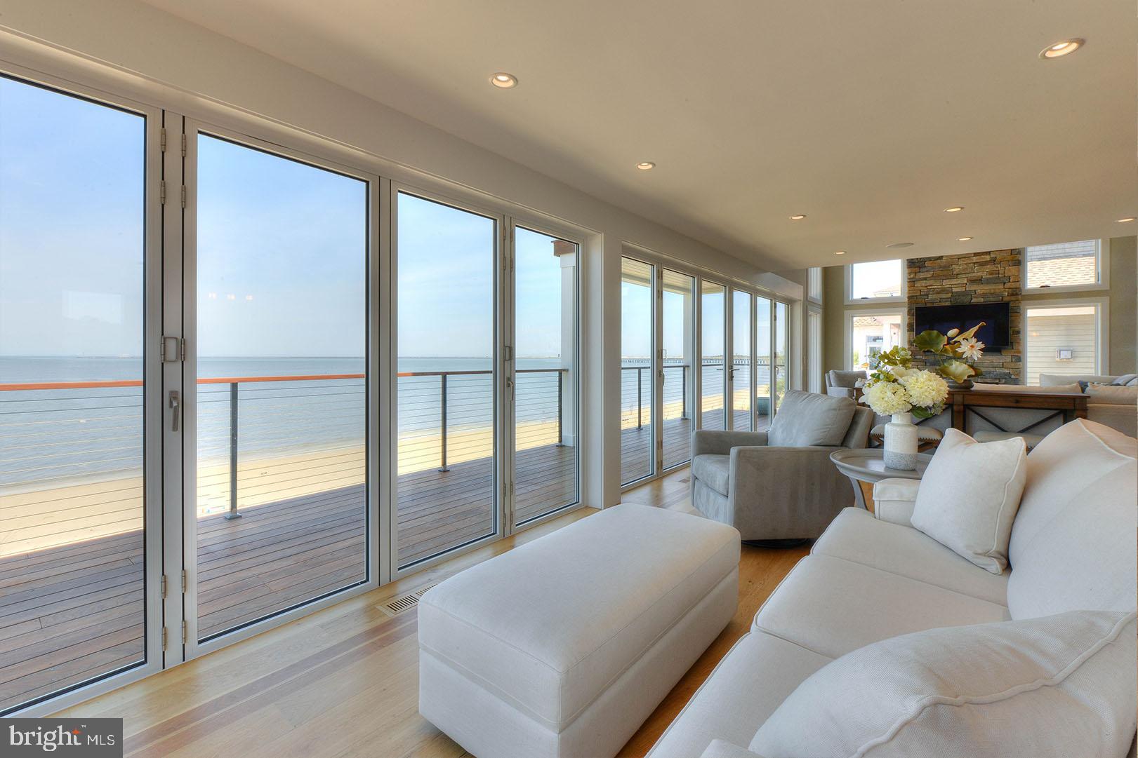 CAPE SHORES - Residential