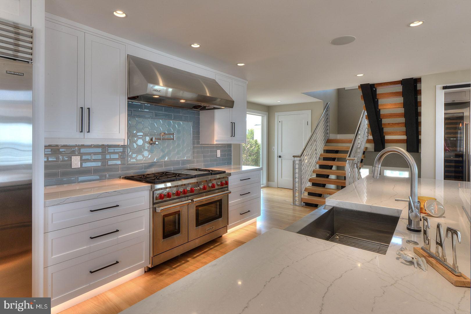 CAPE SHORES - Residential