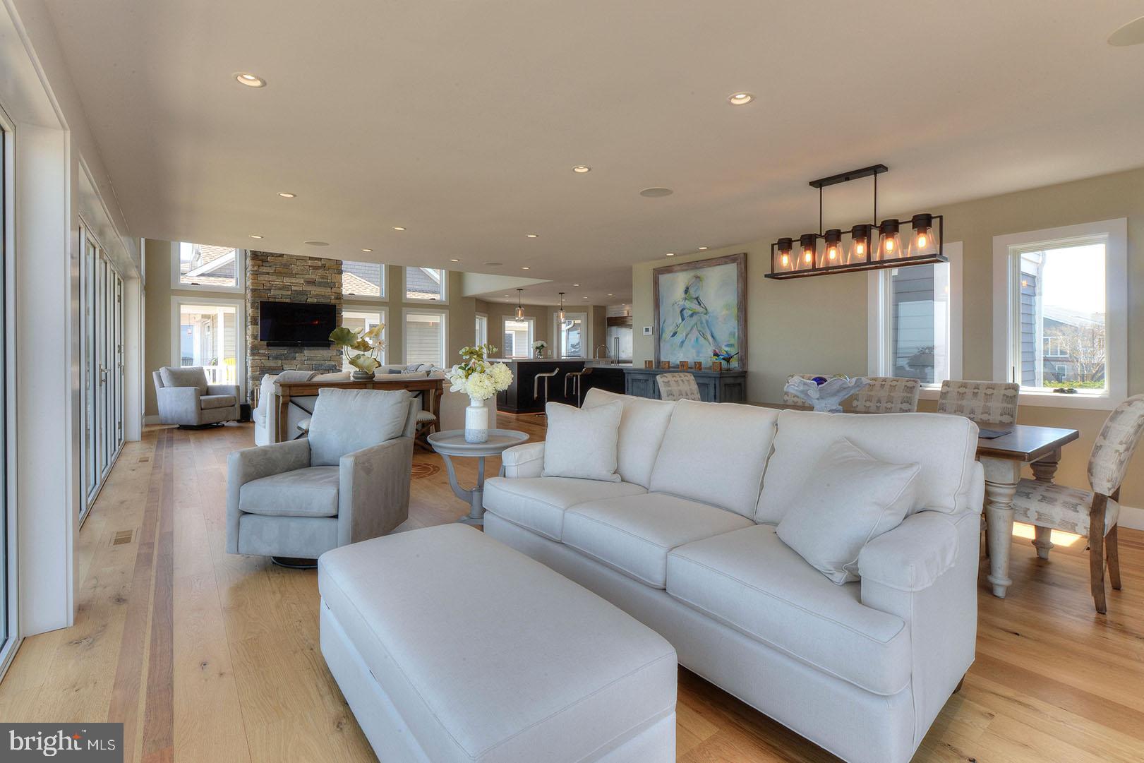 CAPE SHORES - Residential