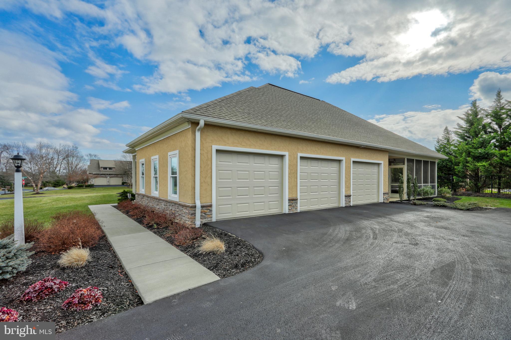 STERLING GLEN - Residential