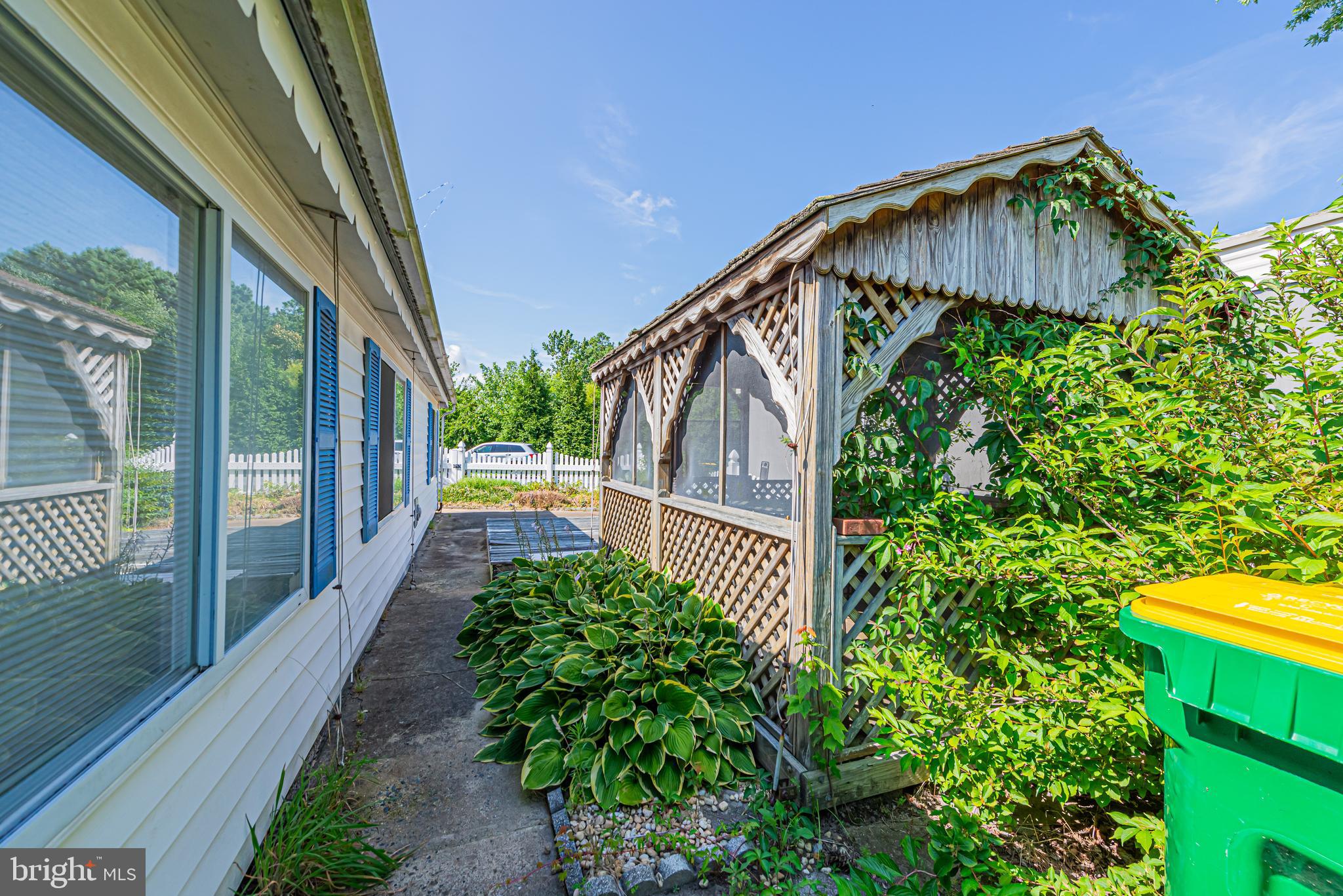 LAKE HAVEN MHP - Residential