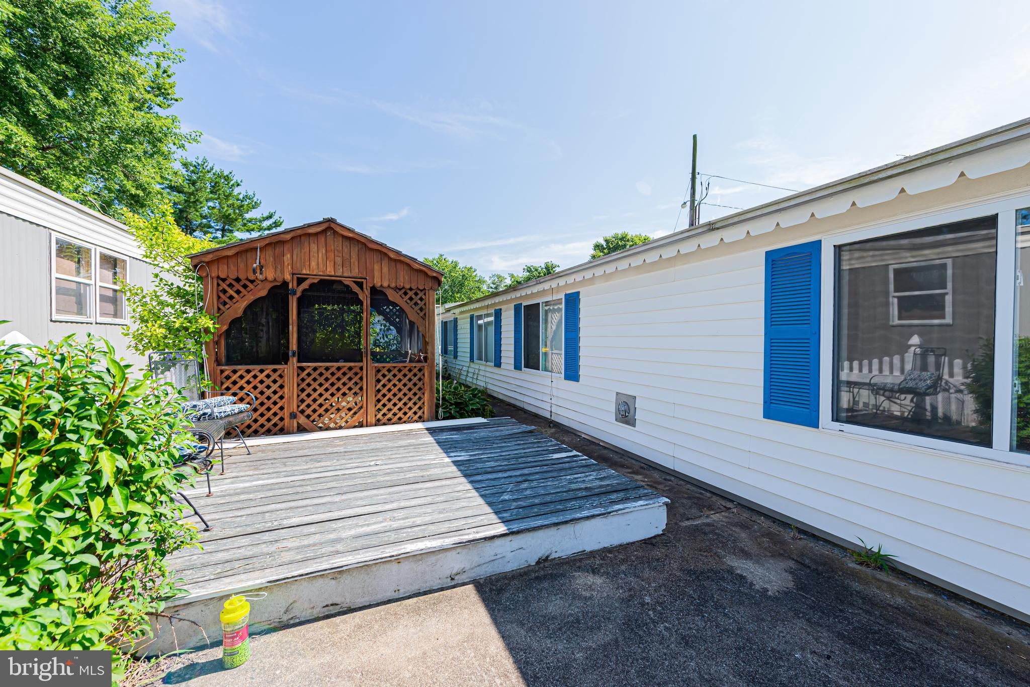 LAKE HAVEN MHP - Residential