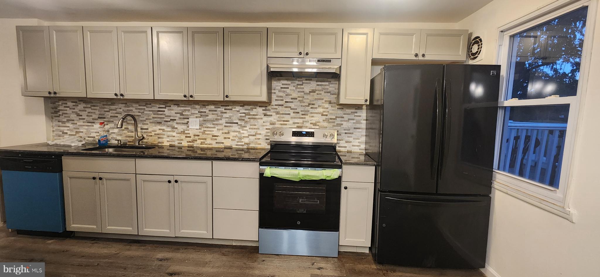 Stunningly Renovated 3BD, 2 Full bath, 2 half bath Rental with Modern Upgrades & Garage!
Be the first to enjoy this beautifully refreshed home featuring brand new appliances, new flooring throughout, and efficient new A/C units. Fresh paint enhances every space. This spacious layout offers 3 comfortable bedrooms, 2 full bathrooms, and 2 convenient half bathrooms. Enjoy extra living space in the basement and the convenience of a 1-car garage. Prime location – move-in ready!
Section-8 vouchers not accepted at this time.