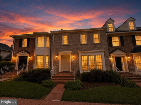 Townhouse For Sale - 10823 Brewer House Road<br/> Montgomery County, ROCKVILLE, MD 20852