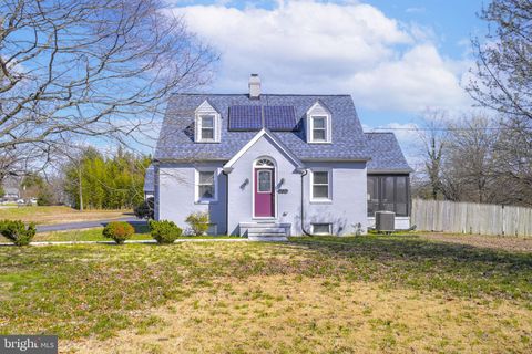 Homes For Sale - 202 Oak Avenue<br/> LA PLATA, MD 20646