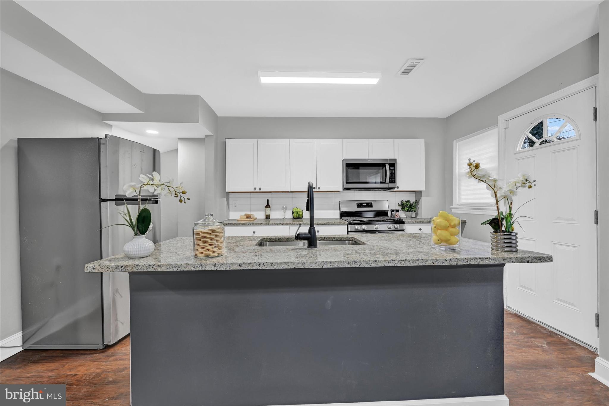 GOVANS - Residential Lease