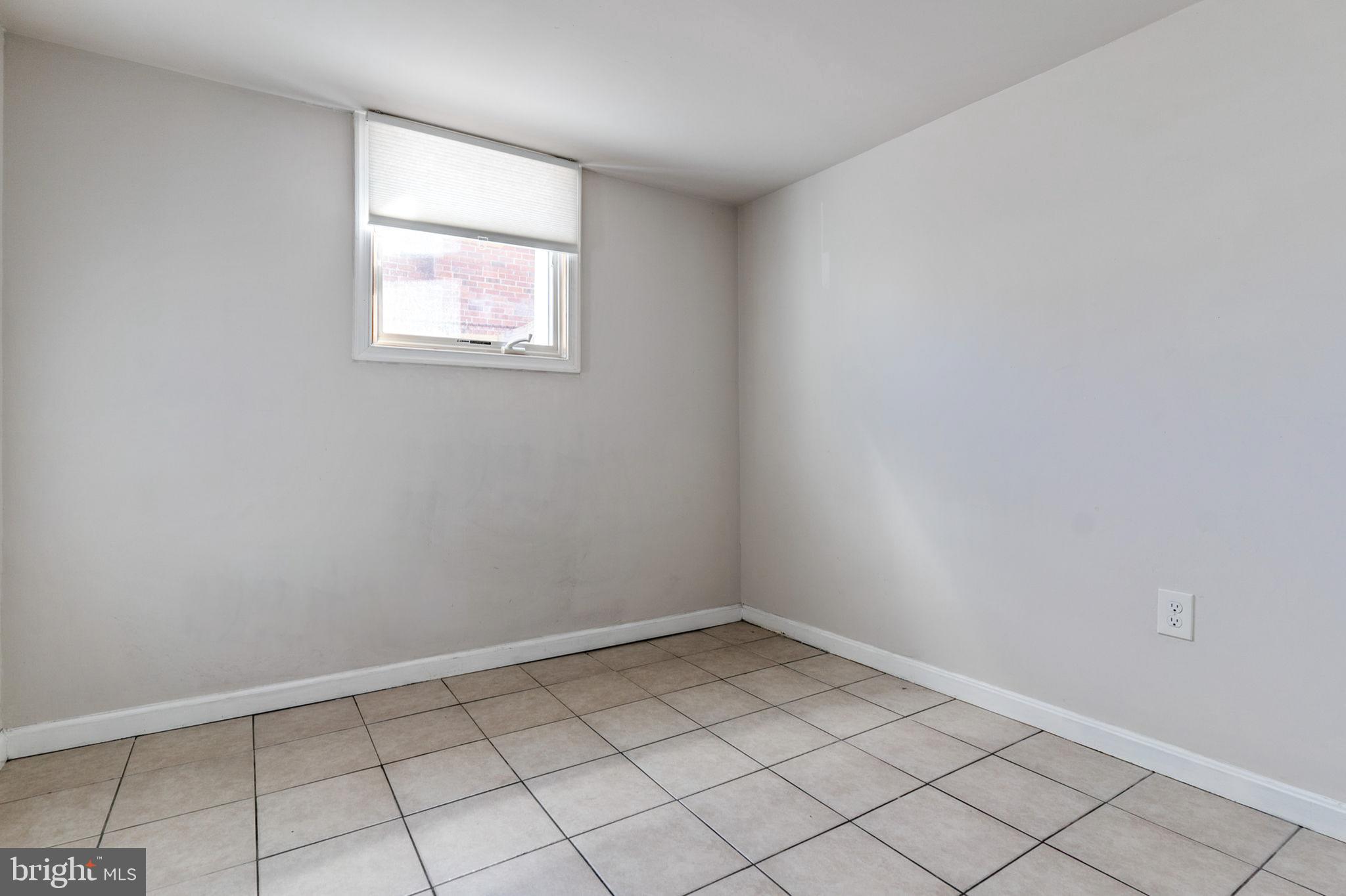 HOLLYWOOD - Residential Lease