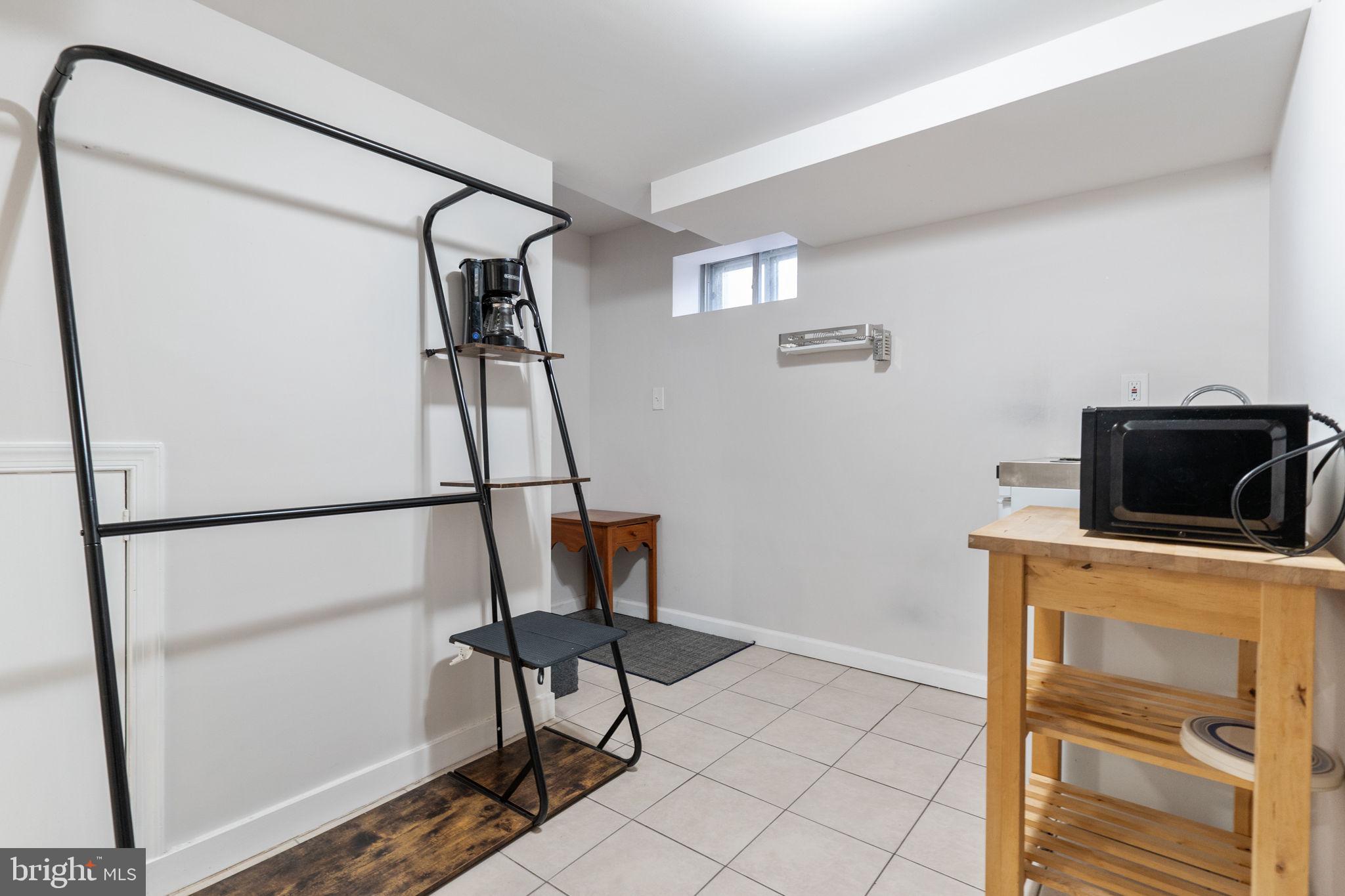 HOLLYWOOD - Residential Lease