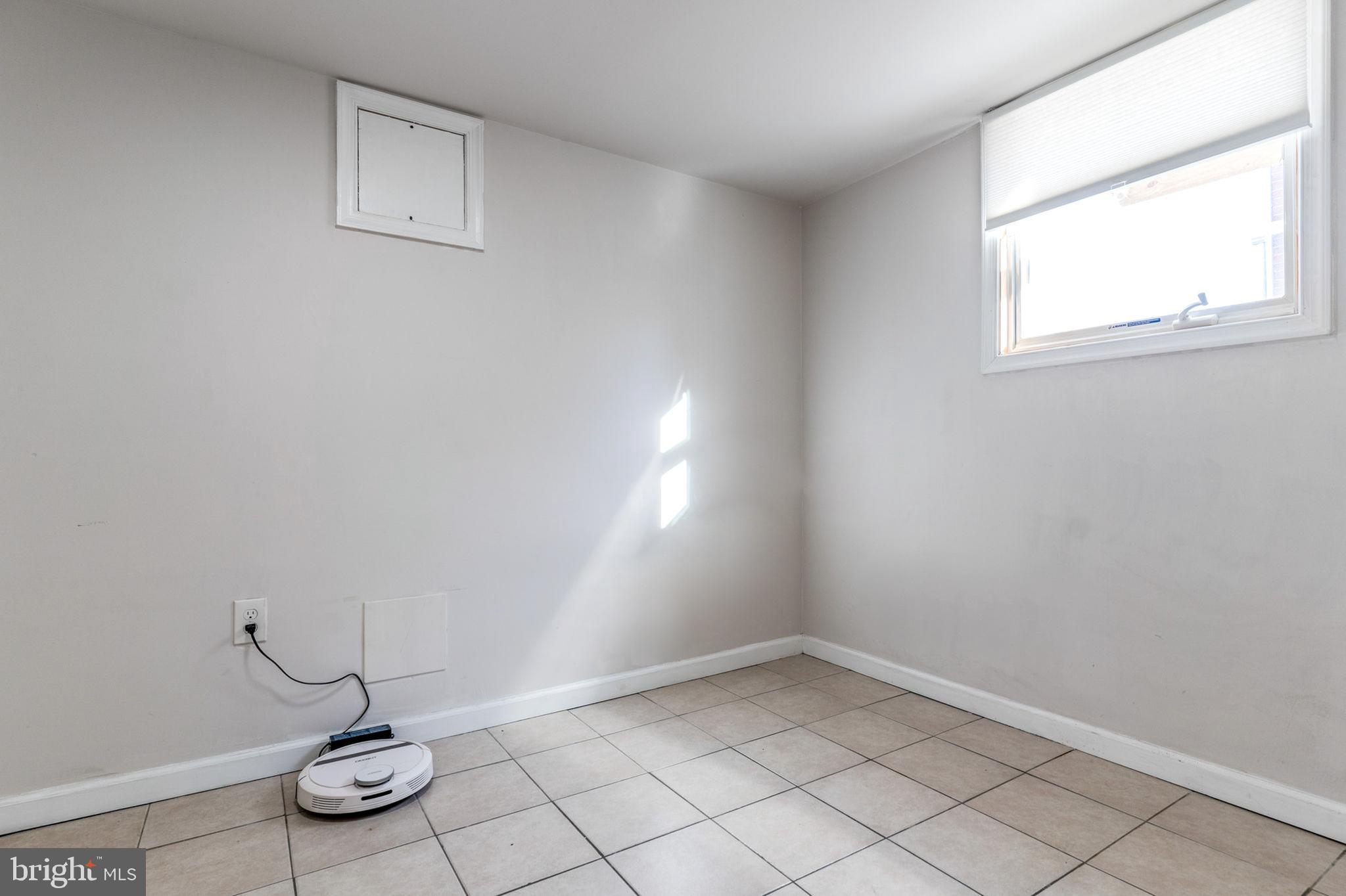 HOLLYWOOD - Residential Lease