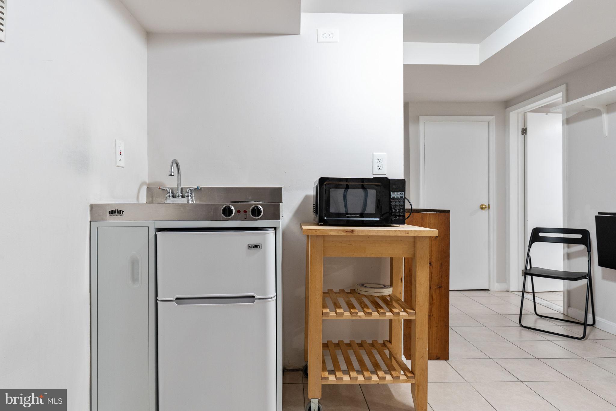 HOLLYWOOD - Residential Lease