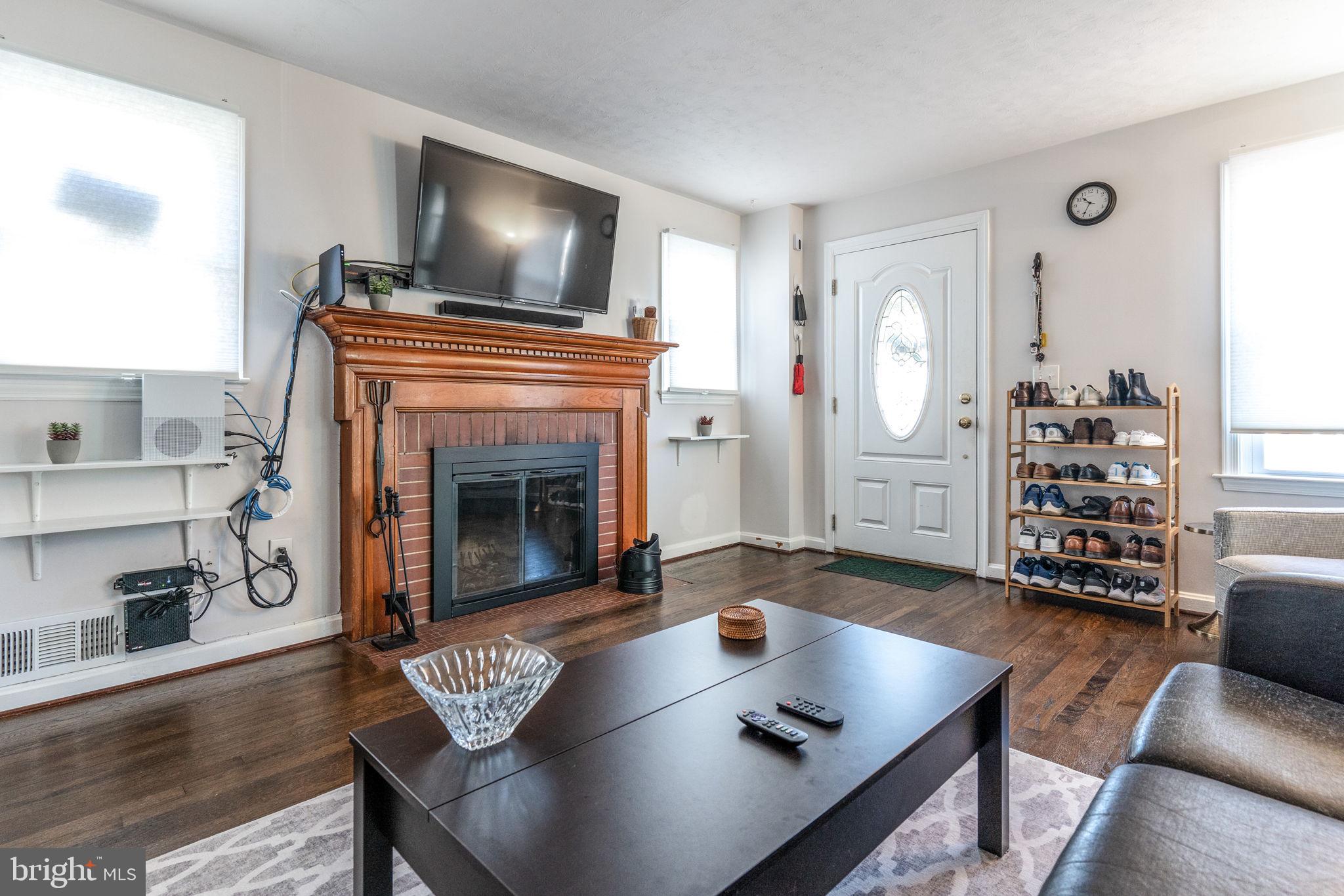 HOLLYWOOD - Residential Lease