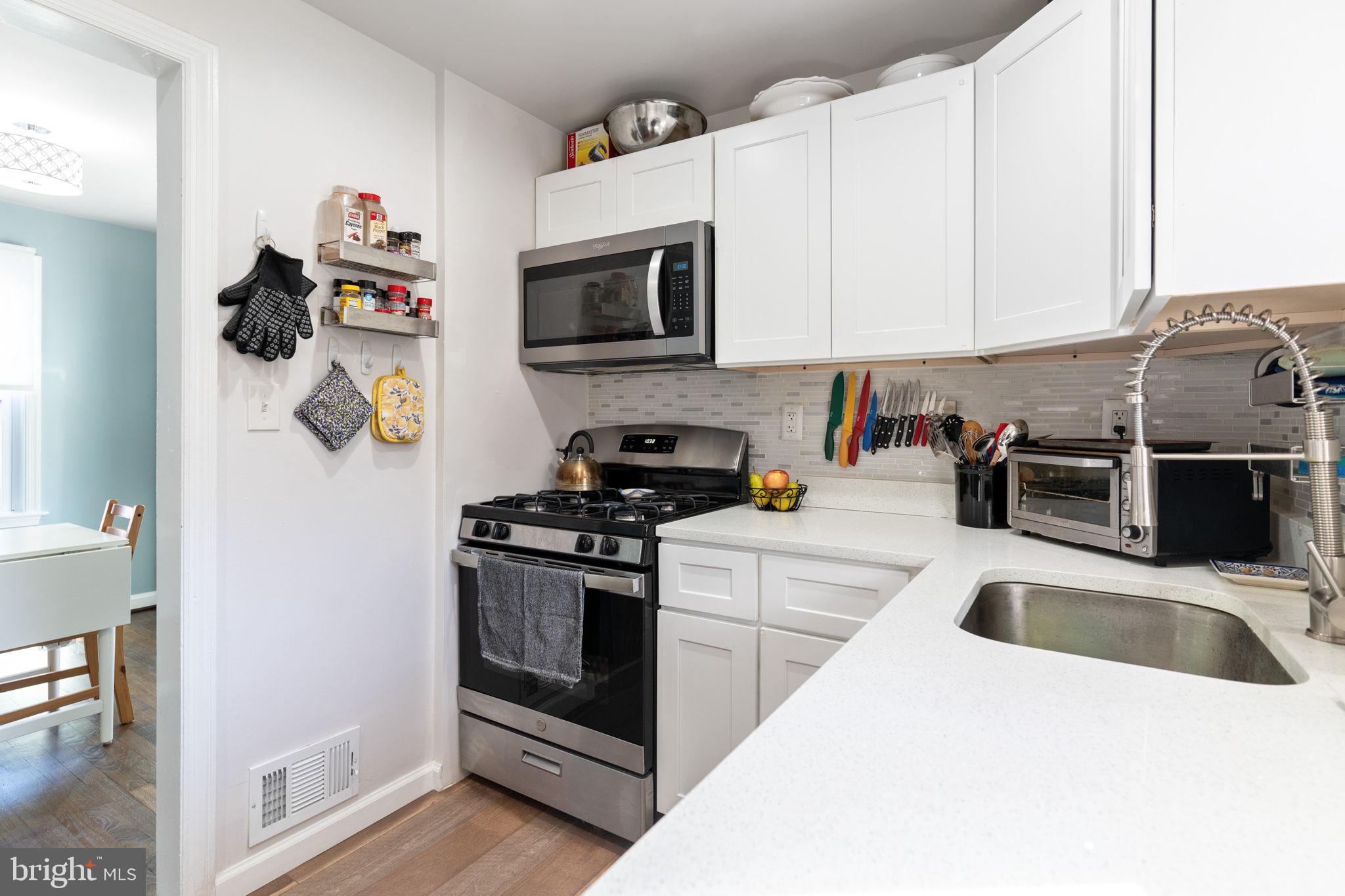 HOLLYWOOD - Residential Lease