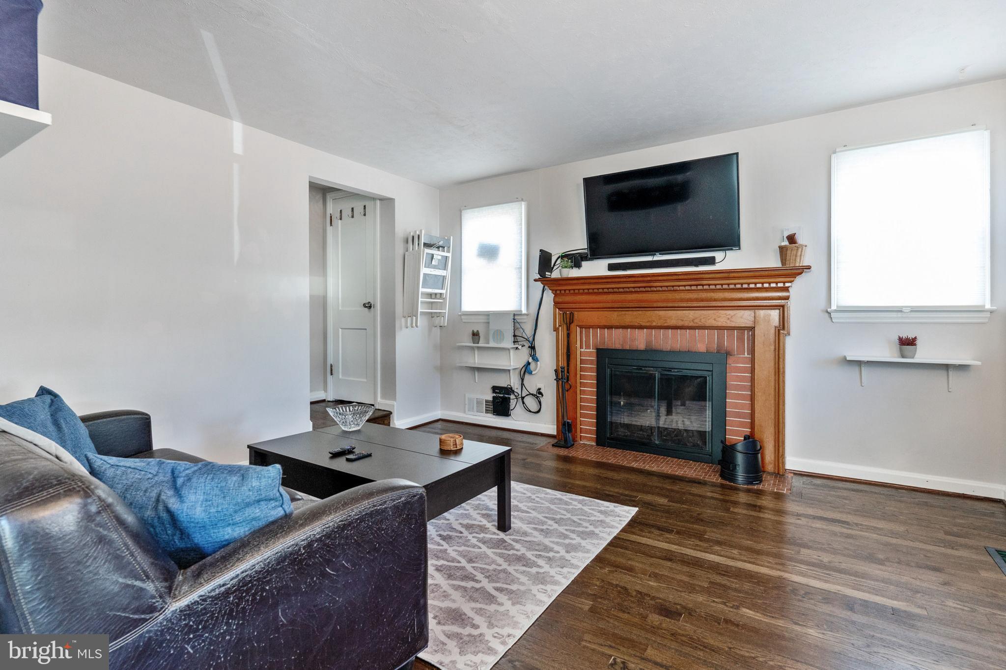 HOLLYWOOD - Residential Lease