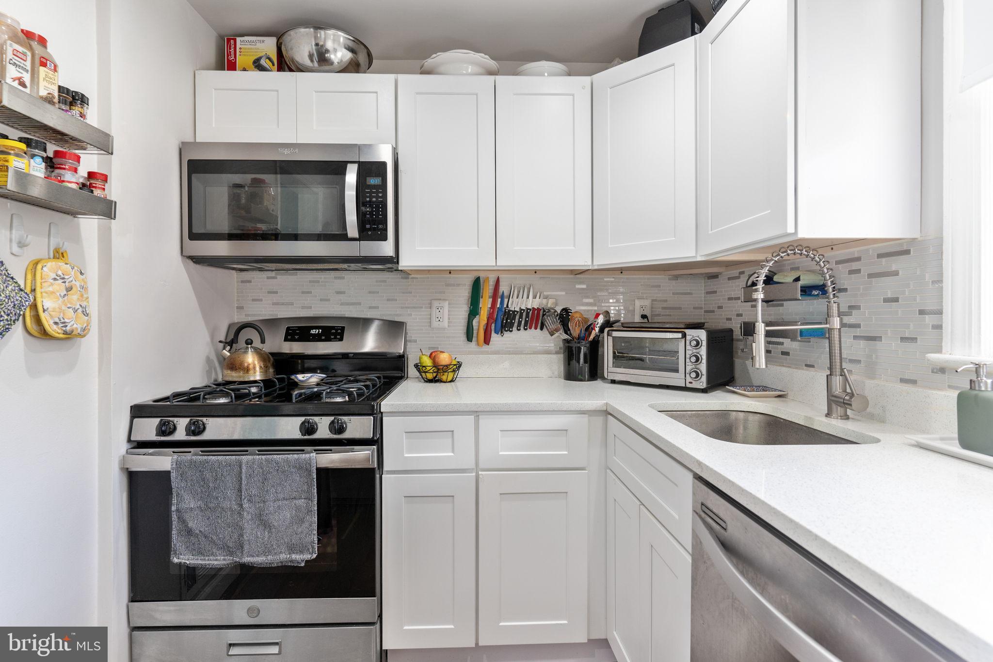 HOLLYWOOD - Residential Lease