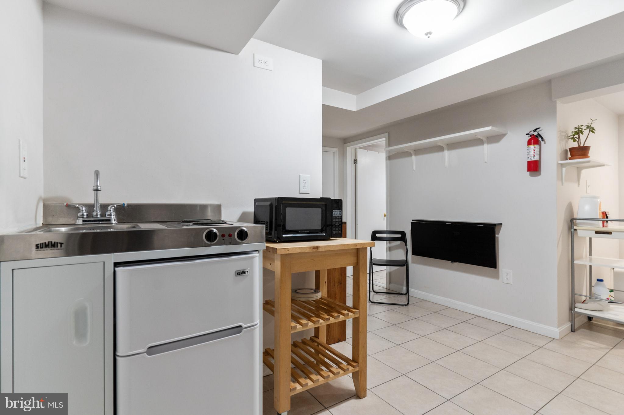 HOLLYWOOD - Residential Lease