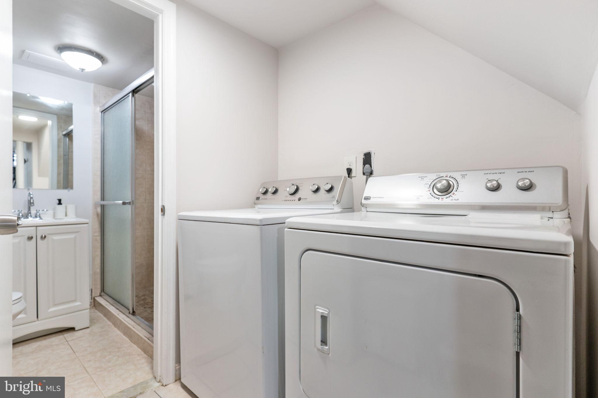 HOLLYWOOD - Residential Lease