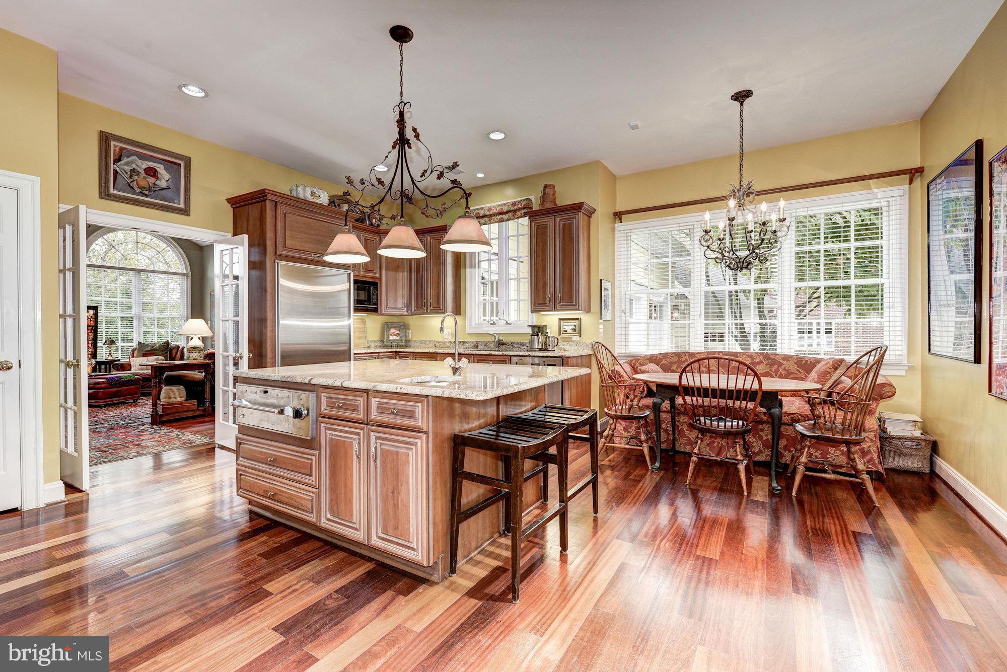 CHEVY CHASE COMMONS - Residential