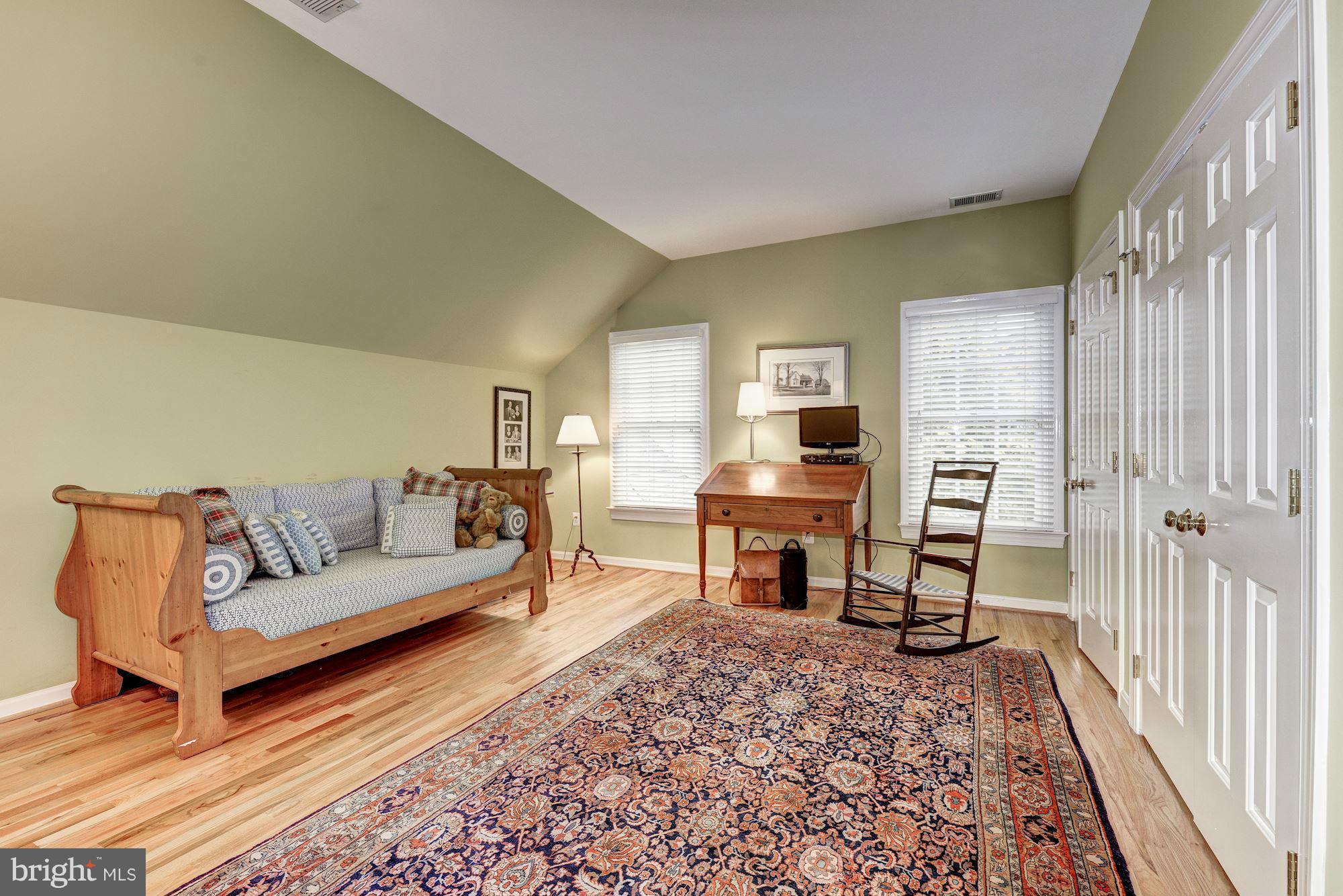 CHEVY CHASE COMMONS - Residential