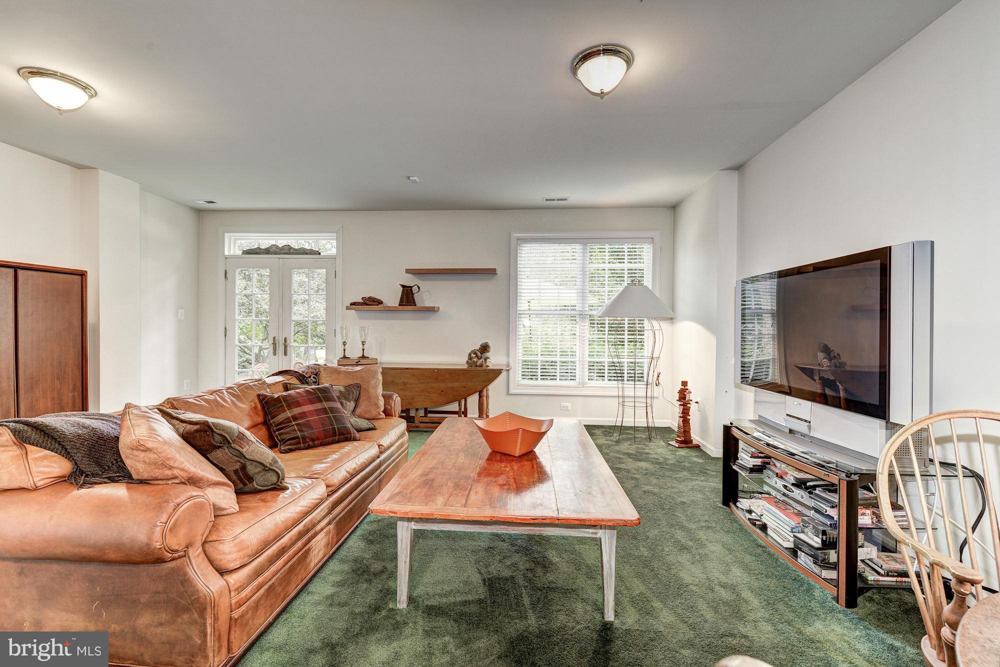 CHEVY CHASE COMMONS - Residential